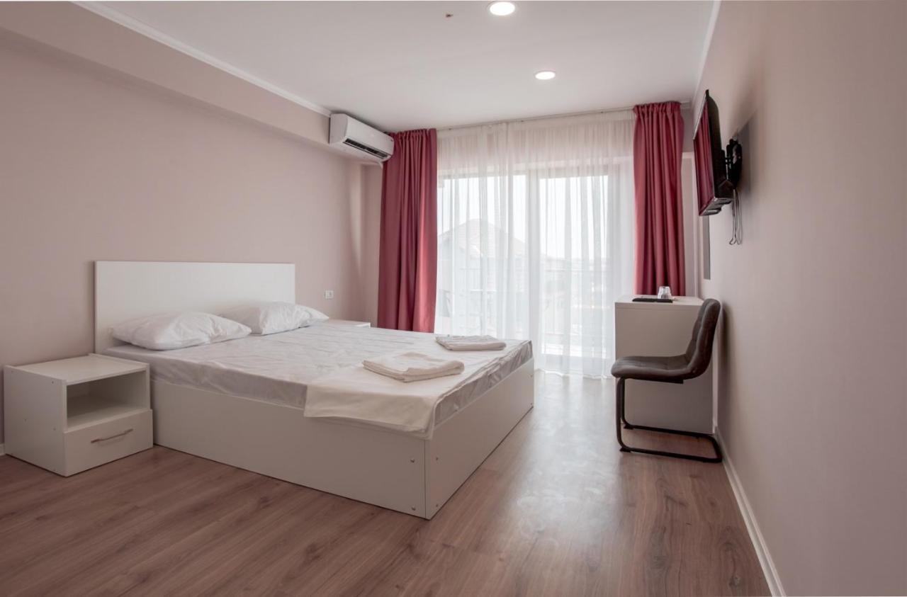 Pensiunea Riviera Костинещи Екстериор снимка