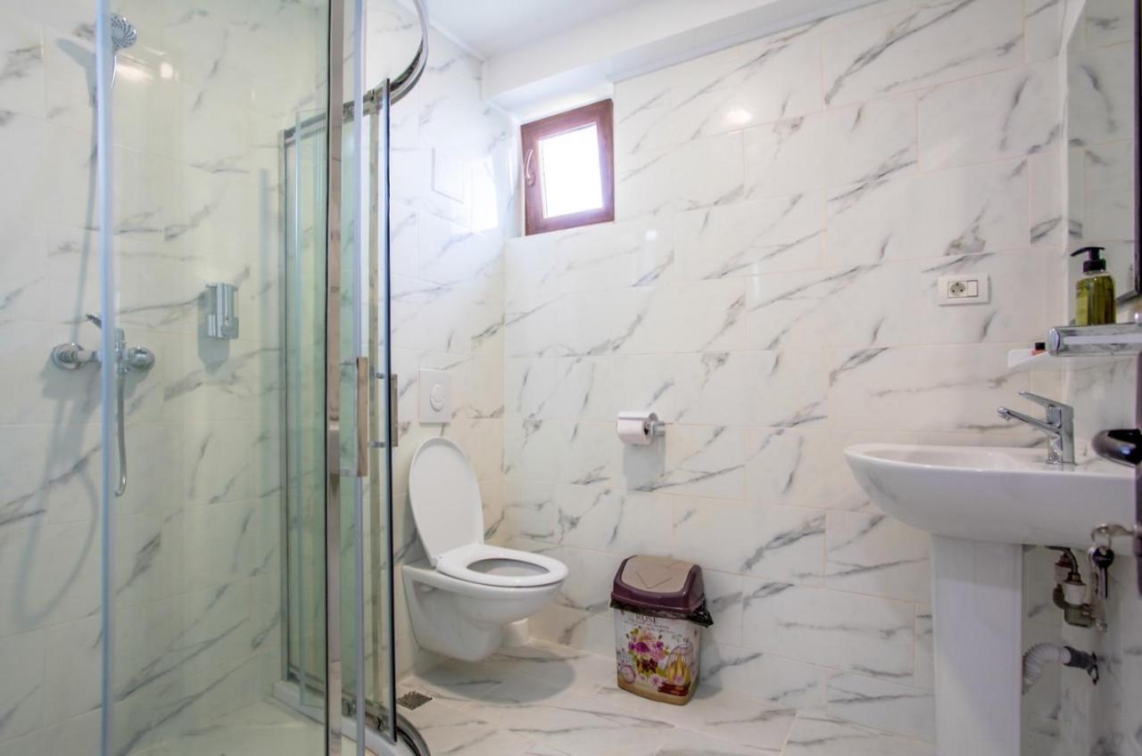 Pensiunea Riviera Костинещи Екстериор снимка